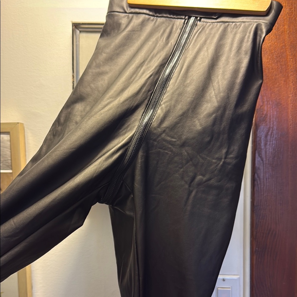 Woman’s XL Black Leather like Pants unzip crotch